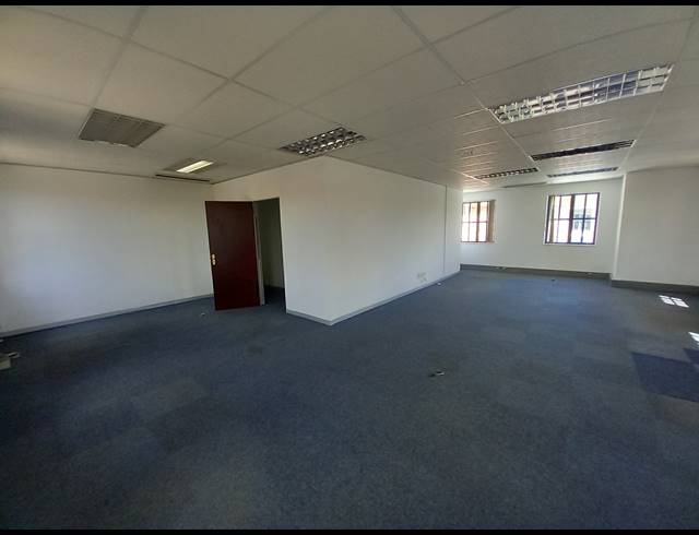 342M² OFFICE TO LET IN BRYANSTON